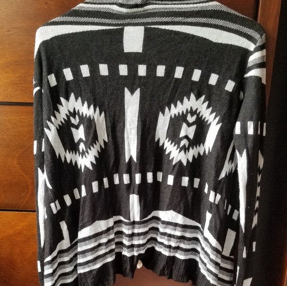 Black & white aztec fringe cardigan - Picture 5 of 5